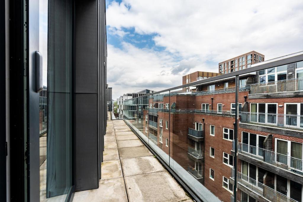 Apartment City Living Penthouse With Parking *