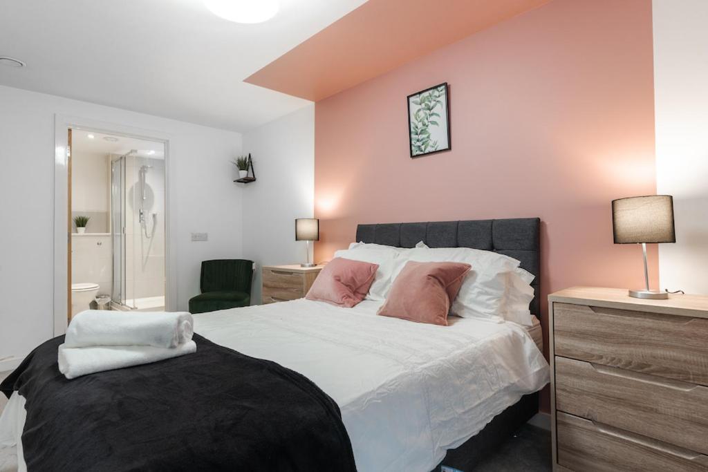 City Living Penthouse With Parking * Manchester