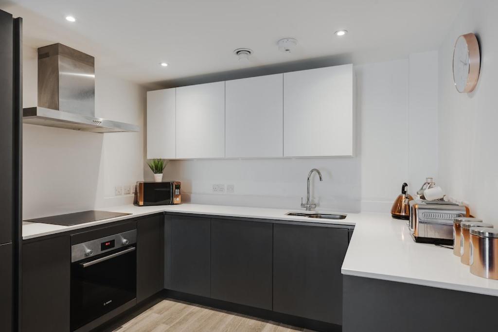 Apartment City Living Penthouse With Parking *