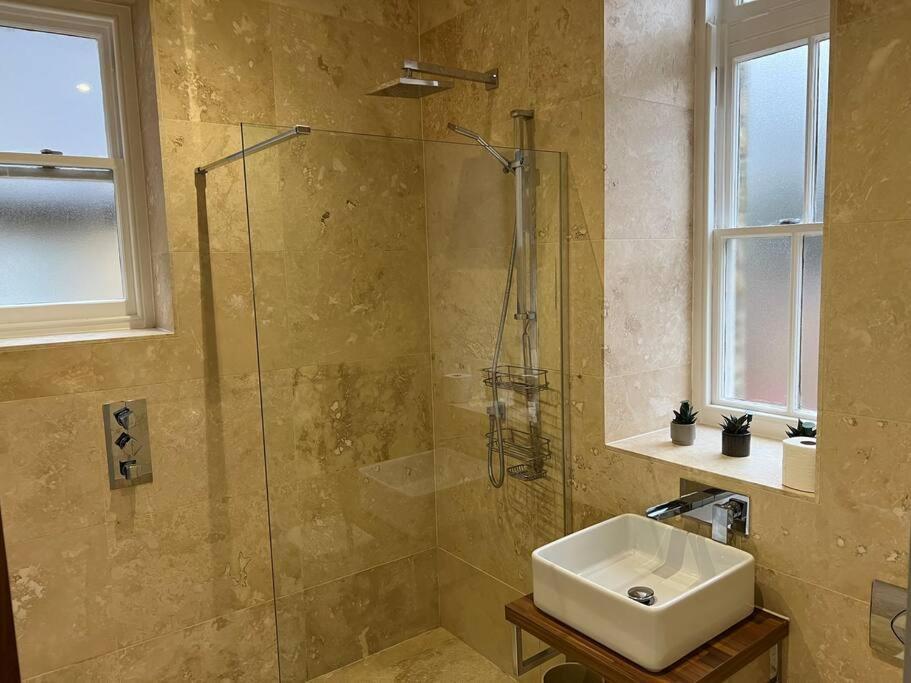 Stableford Hall - Stunning Appartement