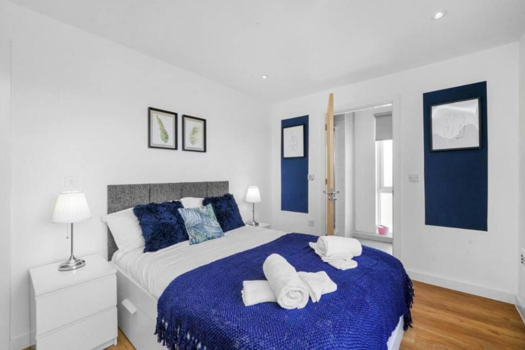Stunning 3-bedroom Flat With Parking Apartment *