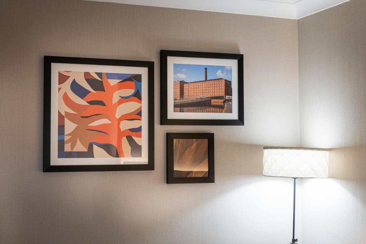 Hotel Holiday - - Oldham By Ihg