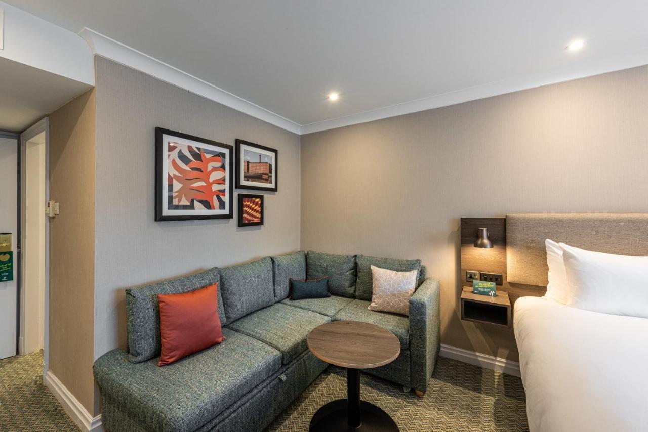 Holiday - - Oldham By Ihg 3*