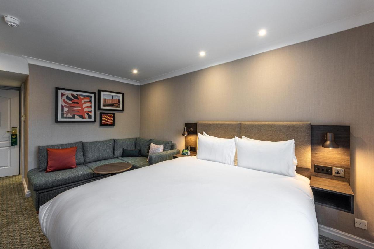 Holiday - - Oldham By Ihg 3*