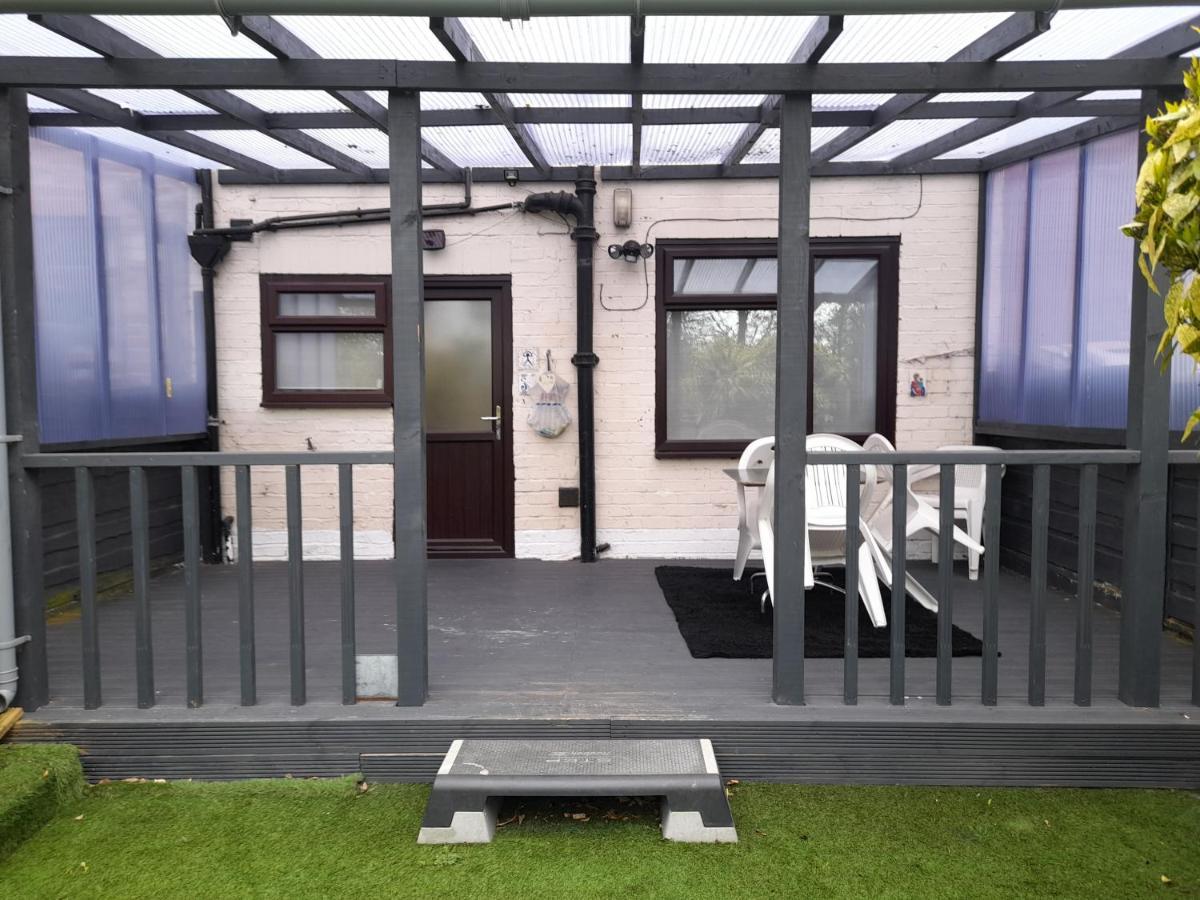 Bright 4-bed House 15 Min To Centre * Manchester