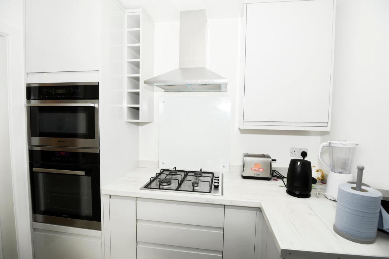 White House Apartment *