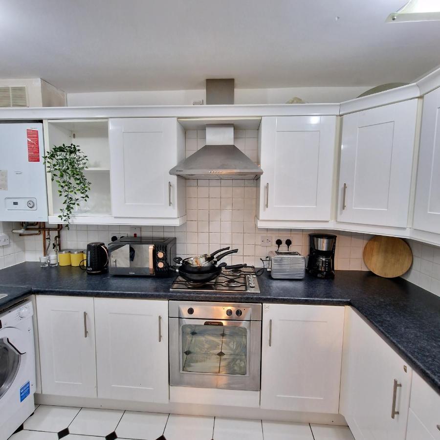 Apartment Pet Friendly 3 Bedroom In By Sublime