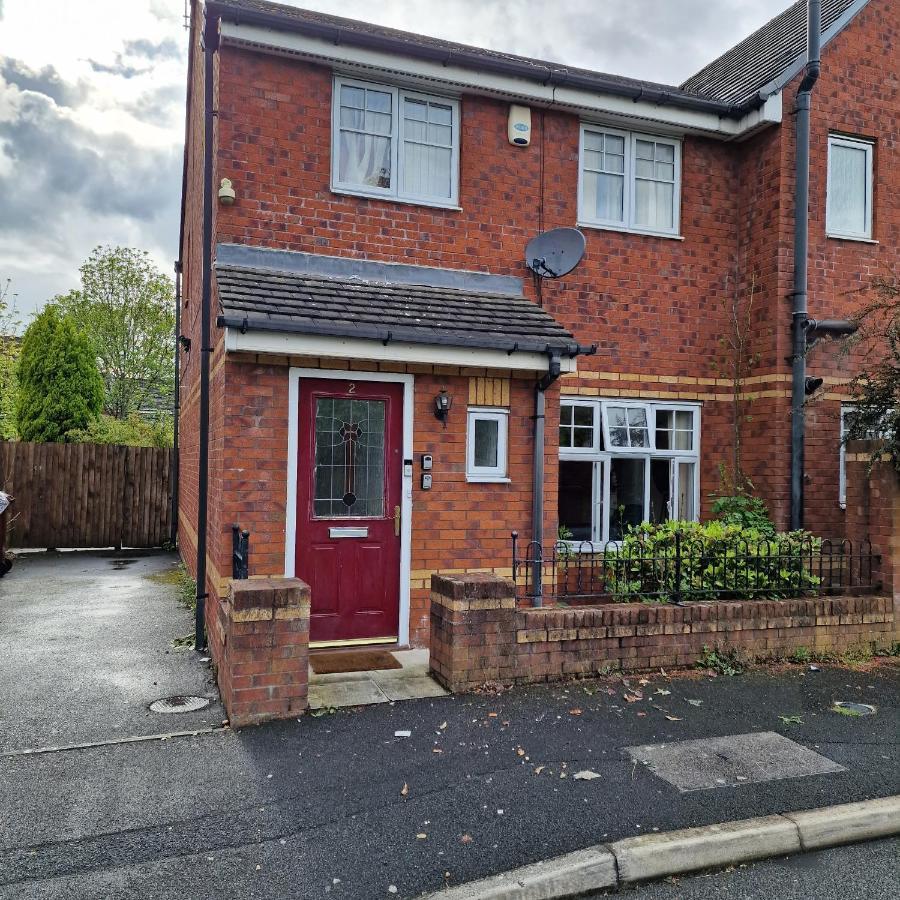 Pet Friendly 3 Bedroom In By Sublime Apartment Manchester