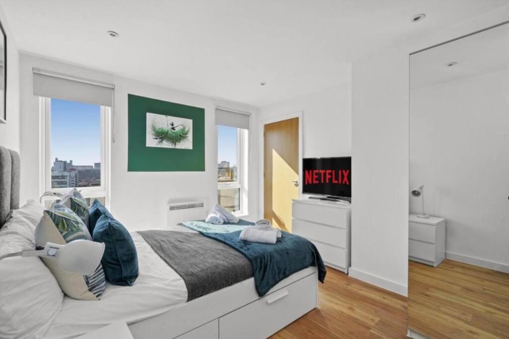 Apartment Stunning 3-bedroom Flat With Parking