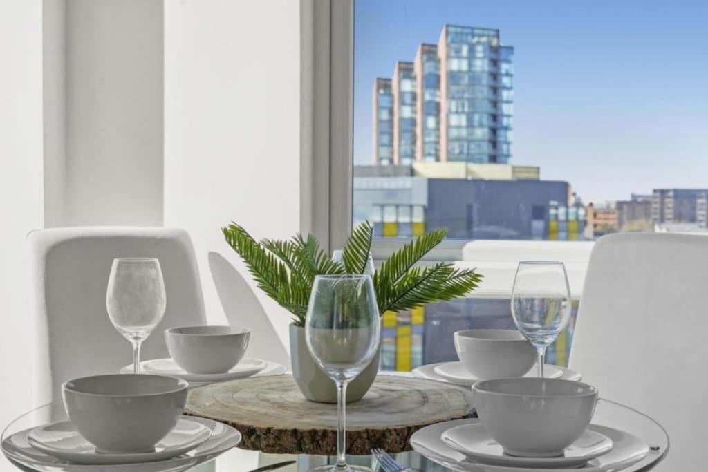Stunning 3-bedroom Flat With Parking Apartment