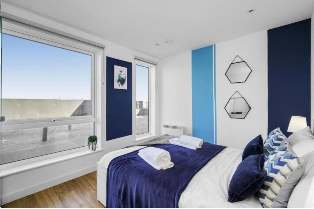 Stunning 3-bedroom Flat With Parking Manchester