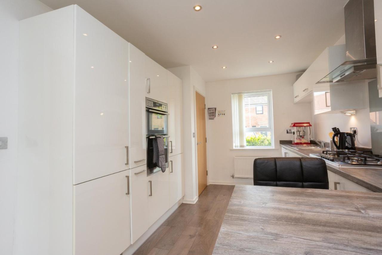 Gasthuis Family Friendly With Parking & Garden