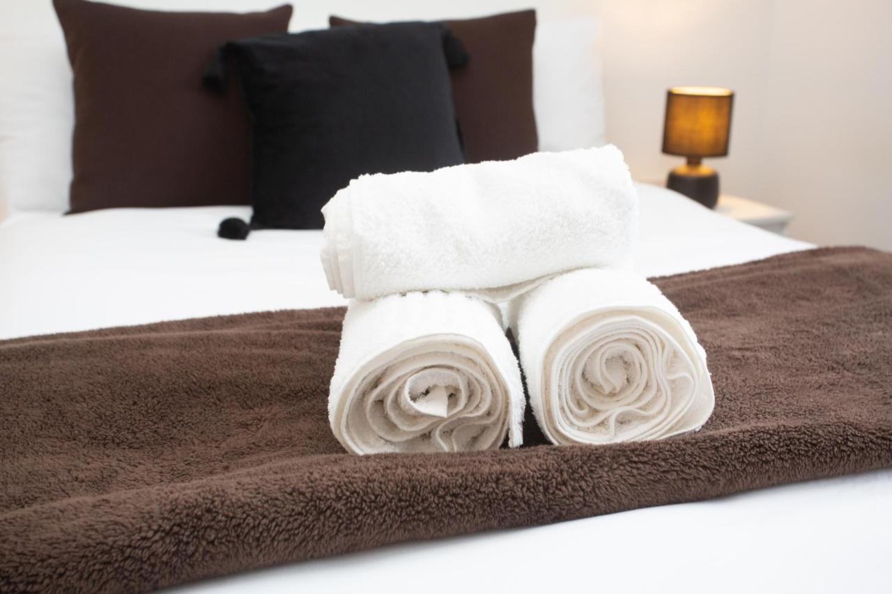 Gasthuis Family Friendly With Parking & Garden Manchester