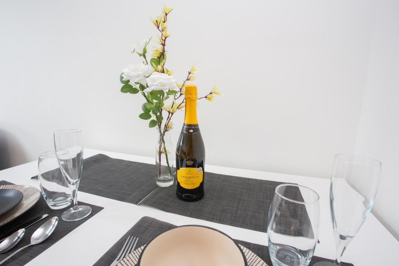 Gasthuis Family Friendly With Parking & Garden *