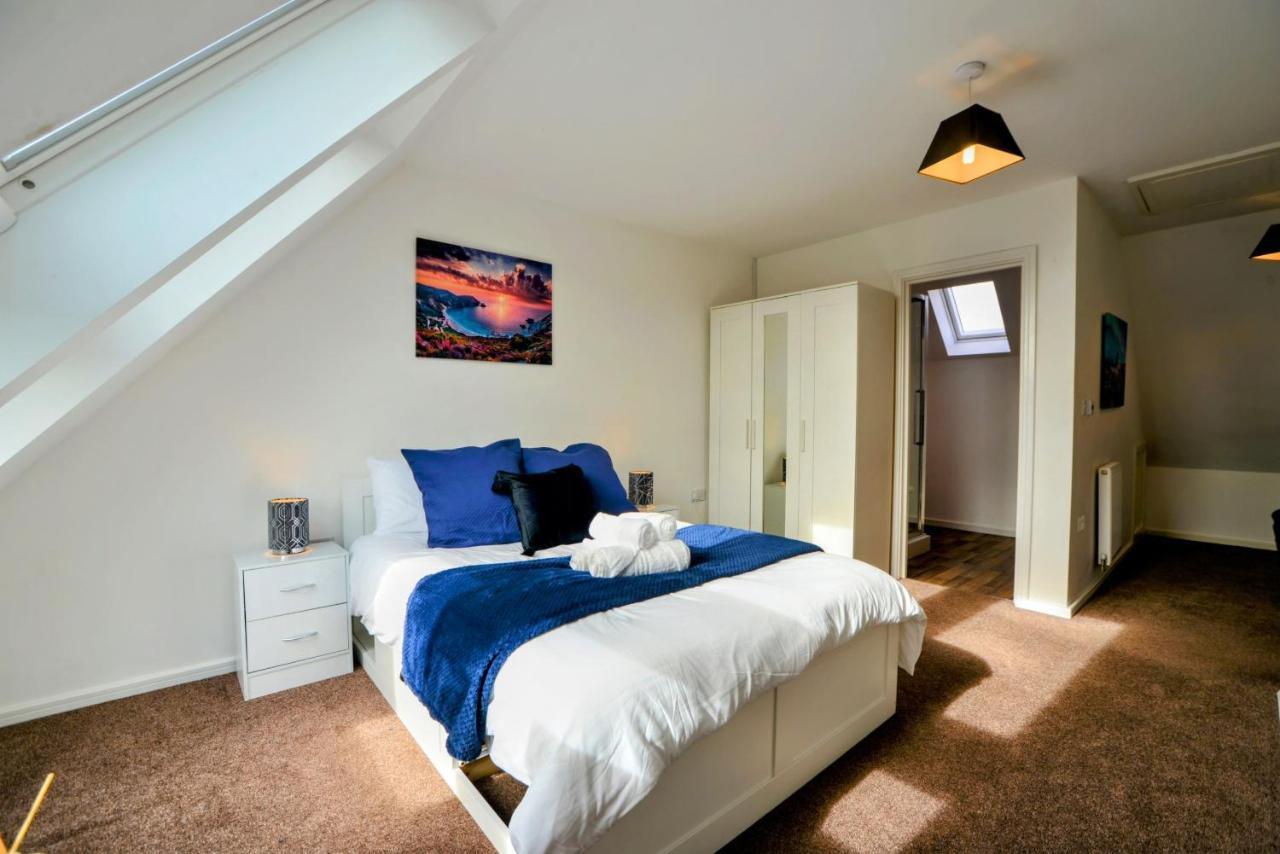 Gasthuis Family Friendly With Parking & Garden Manchester