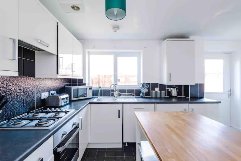 Spacious 5 Bedroom Hosted By Mcr Dens Vakantiehuis Manchester