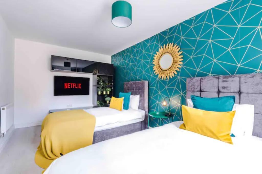 Vakantiehuis Spacious 5 Bedroom Hosted By Mcr Dens