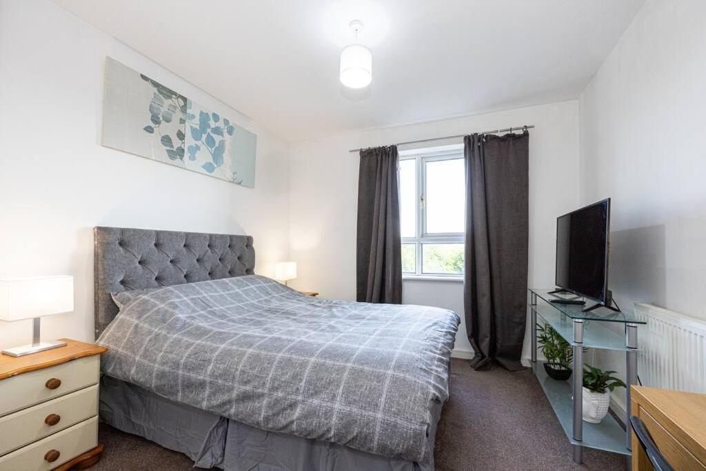 Lovely 2 Bedroom Flat With Balcony Near Centre * Manchester
