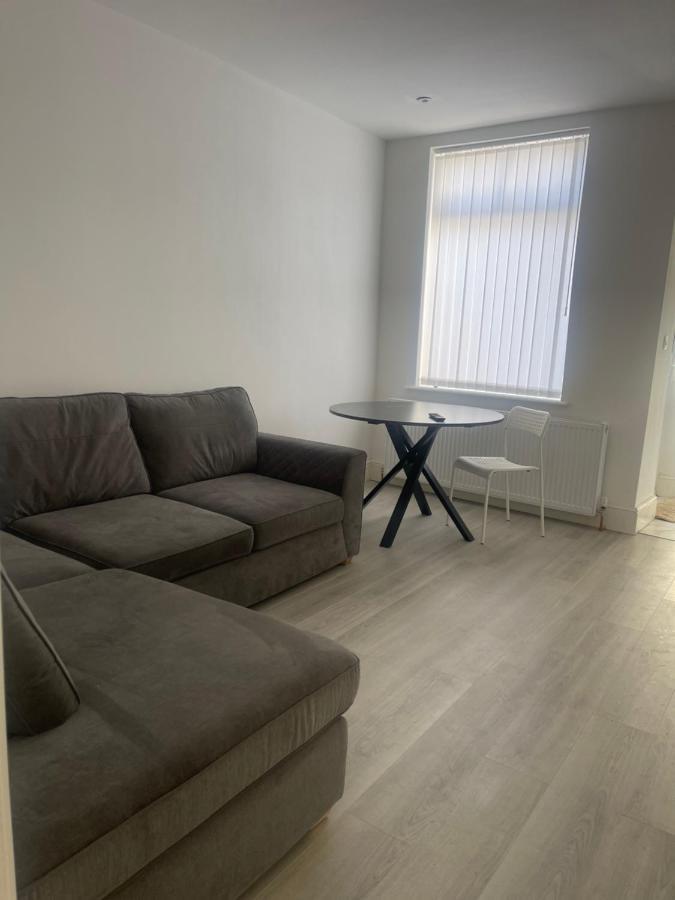 Flat 1 15 Woodland Road, M18 7hs Manchester