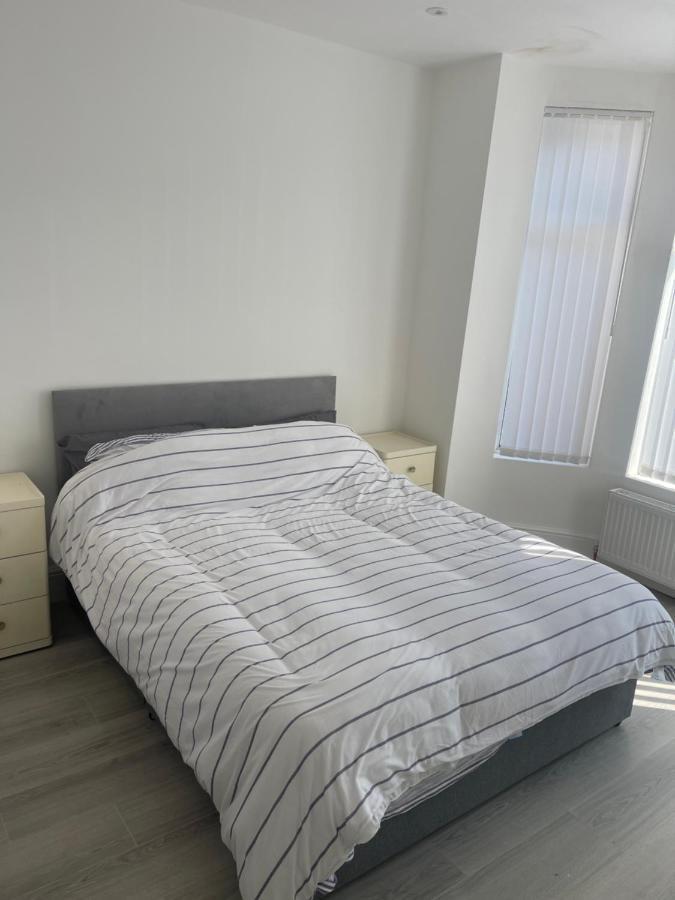 Flat 1 15 Woodland Road, M18 7hs Apartment *