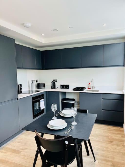 Lovely Available To Rent In Old Trafford