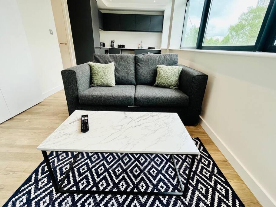 Lovely Available To Rent In Old Trafford Apartment