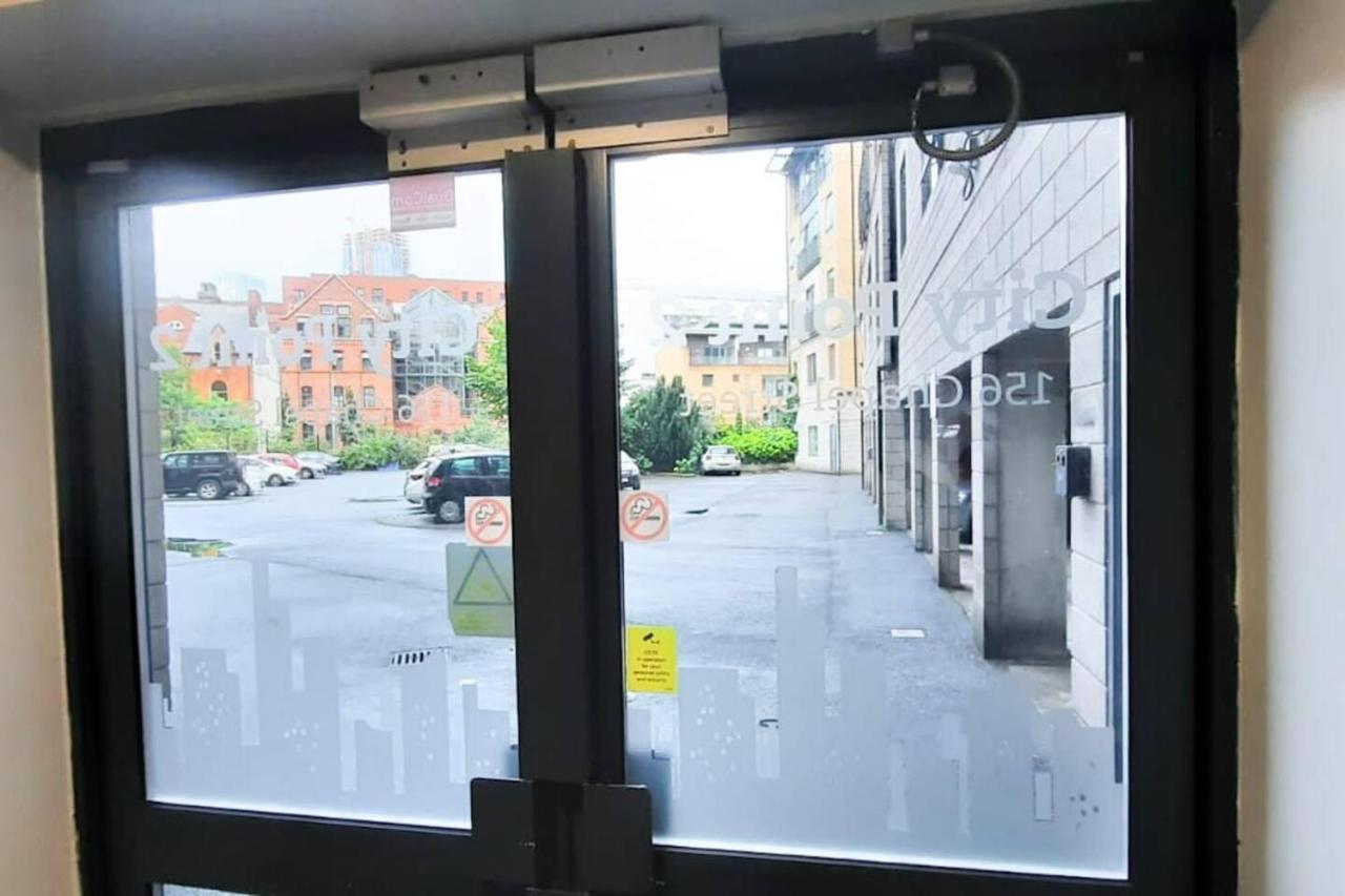 2-bed Near Centre Apartment *