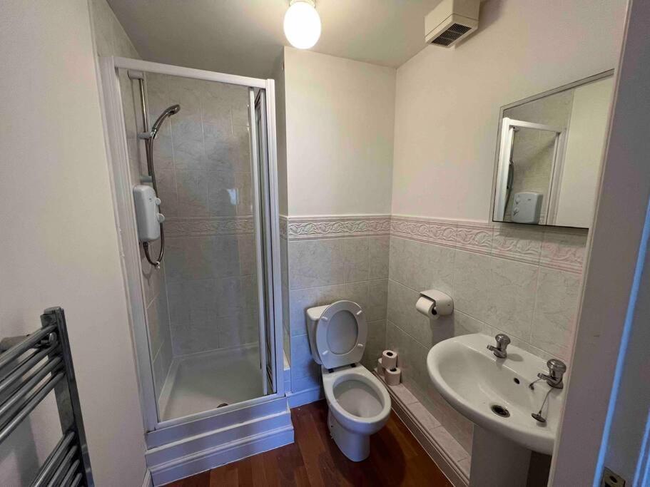 Lovely Flat On Chester Road With Free Parking Apartment *