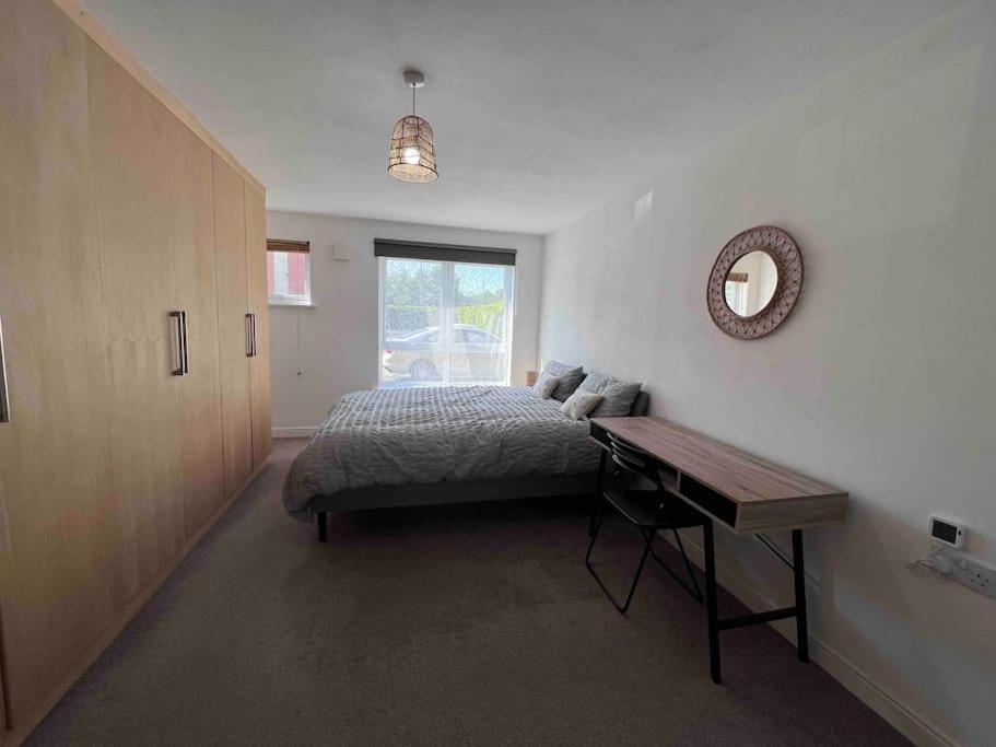 Lovely Flat On Chester Road With Free Parking Apartment *
