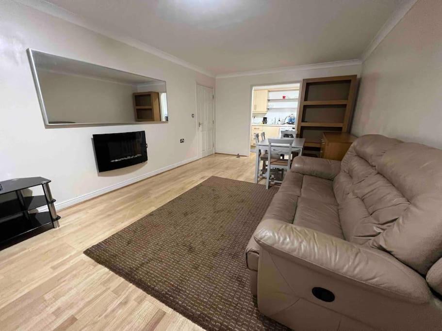 Lovely Flat On Chester Road With Free Parking * Manchester