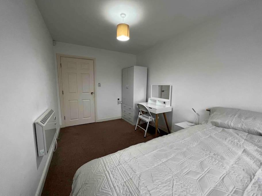 Lovely Flat On Chester Road With Free Parking