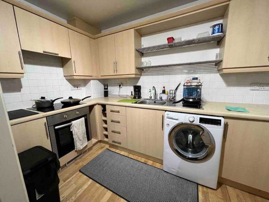 Apartment Lovely Flat On Chester Road With Free Parking Manchester