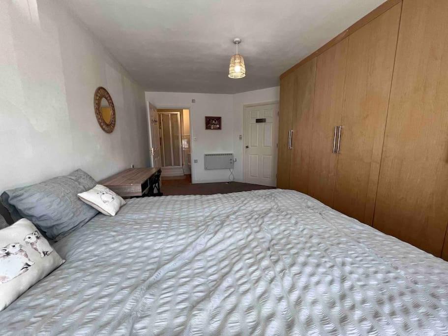 Lovely Flat On Chester Road With Free Parking Manchester