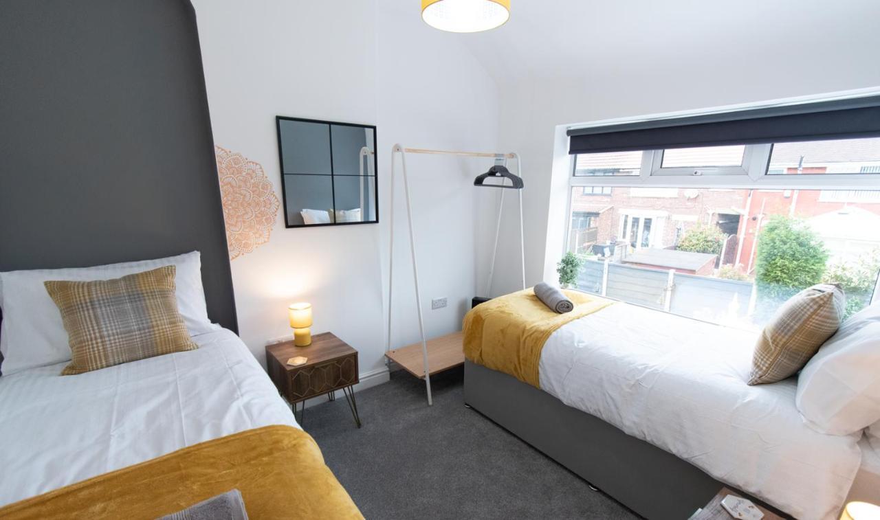 Ideal In Audenshaw Holiday home