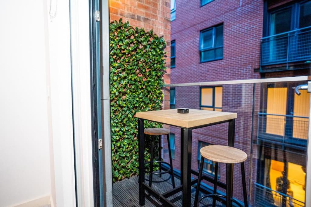 Apartment 1 Bed With Balcony & Free Parking - Gbp20 One4all Voucher Included If From Today Until The End Of June!!