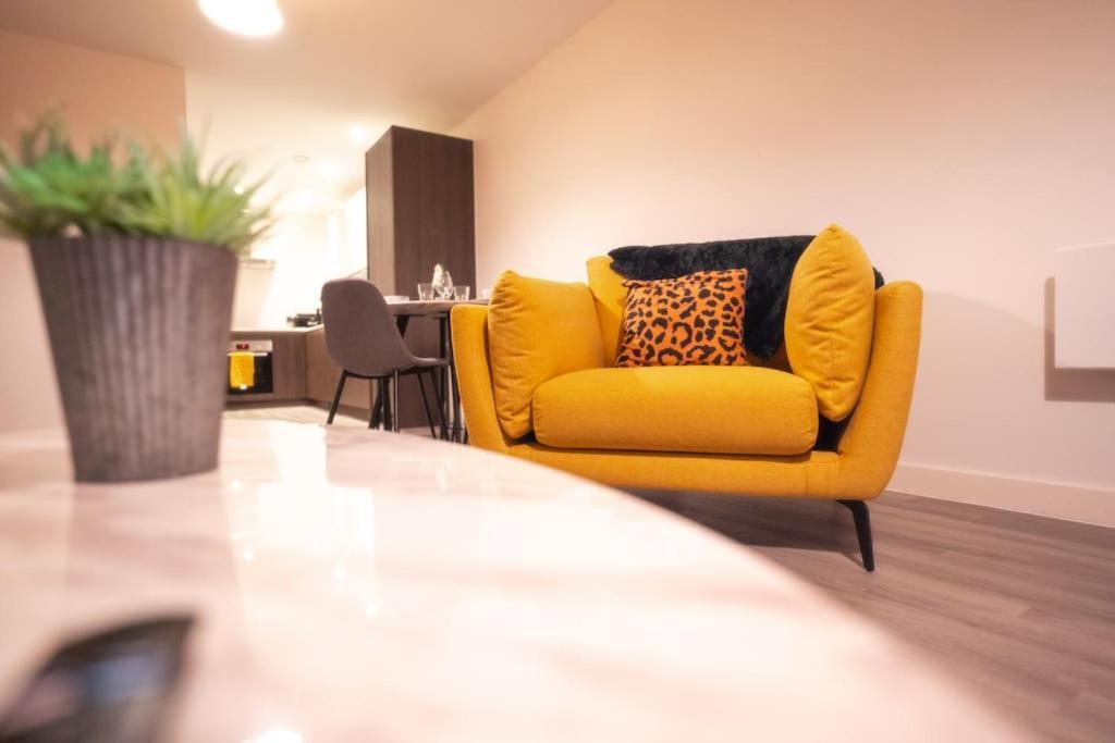 1 Bed With Balcony & Free Parking - Gbp20 One4all Voucher Included If From Today Until The End Of June!! *