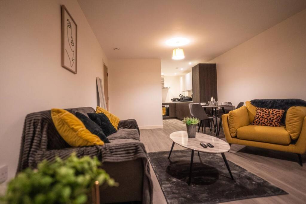 1 Bed With Balcony & Free Parking - Gbp20 One4all Voucher Included If From Today Until The End Of June!! *