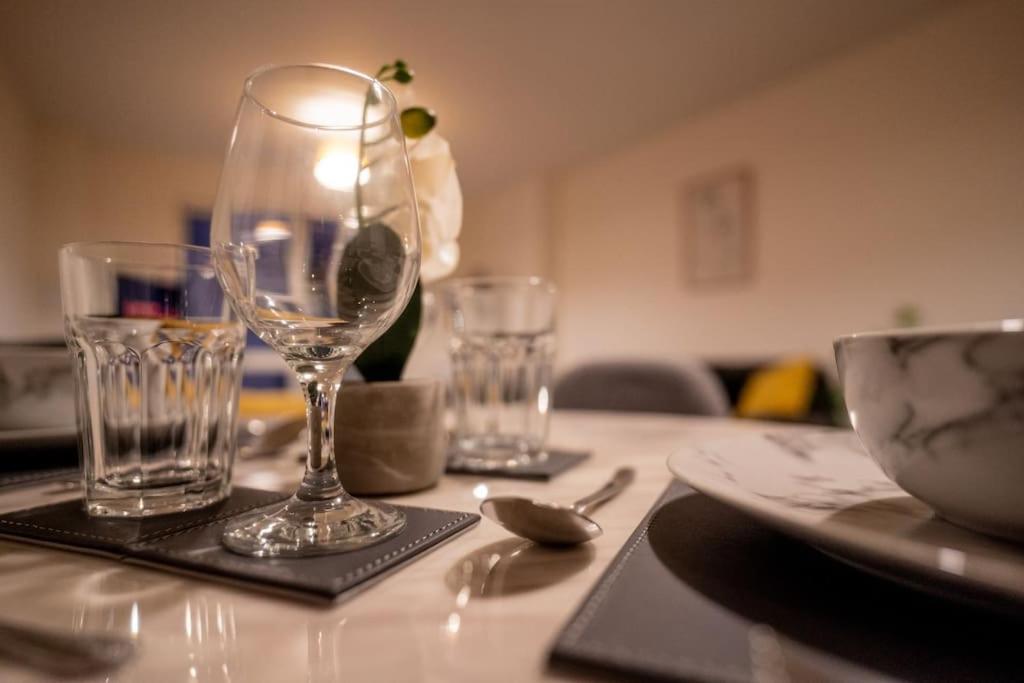 1 Bed With Balcony & Free Parking - Gbp20 One4all Voucher Included If From Today Until The End Of June!! * Manchester