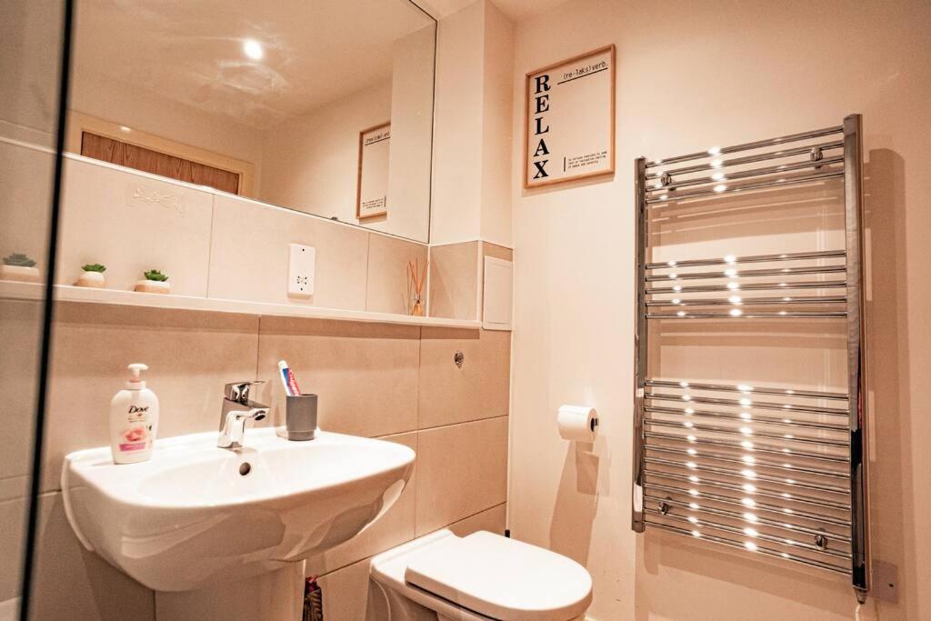1 Bed With Balcony & Free Parking - Gbp20 One4all Voucher Included If From Today Until The End Of June!! Apartment Manchester