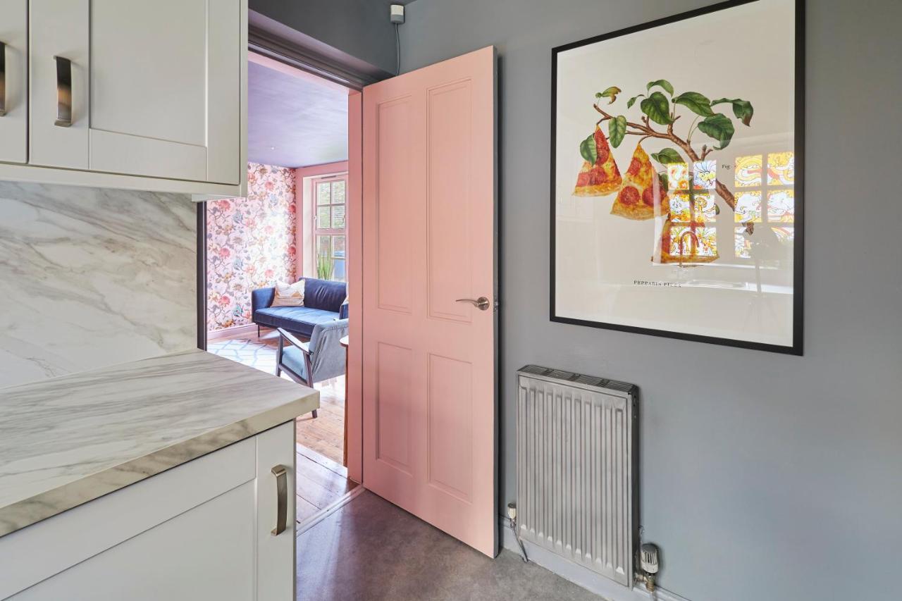 Host & - Tripps Mews * Manchester