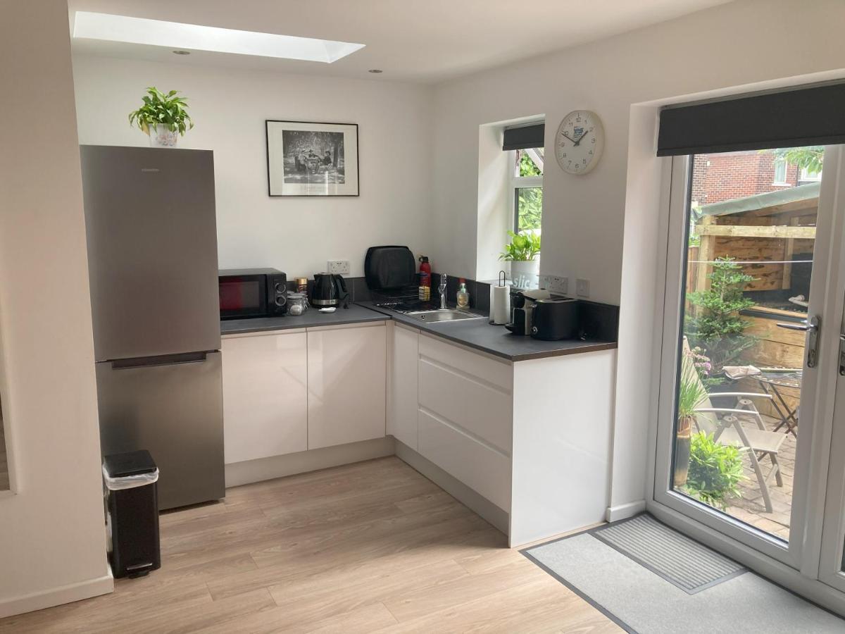 Apartment Beautiful Detached Private Annex In Great Location Manchester
