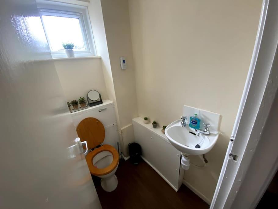 Png - Abernant - Shared Facilities * Manchester