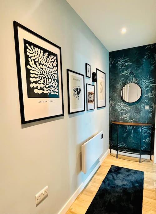Beautifully Presented One Bedroom Close To Old Trafford Stadium Apartment