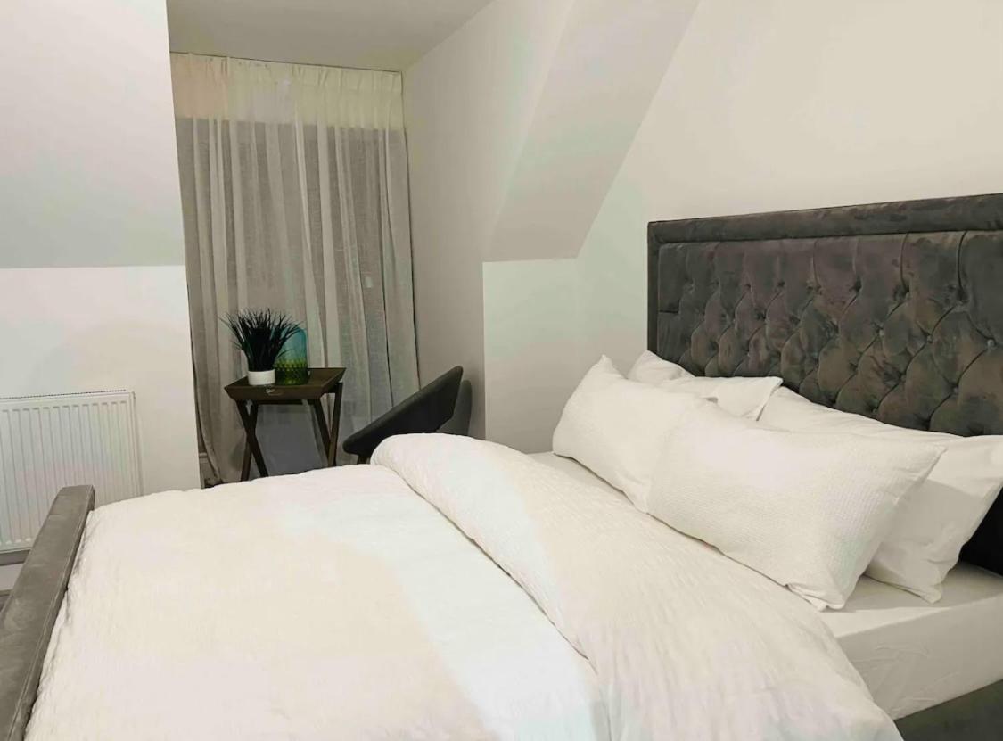 Luxurious New Built Kingsize Bedroom