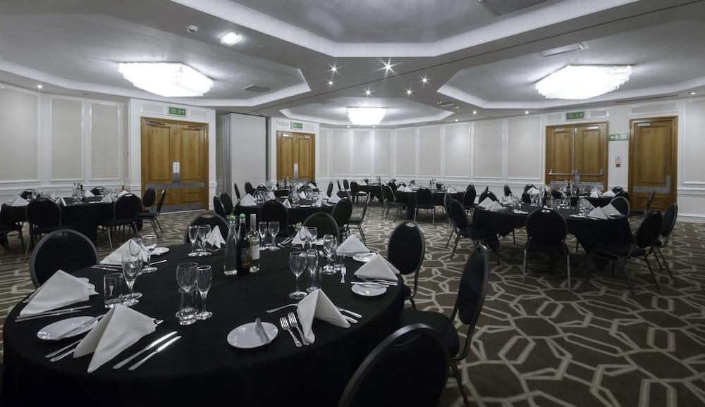 Hotel Copthorne Salford Quays 4*