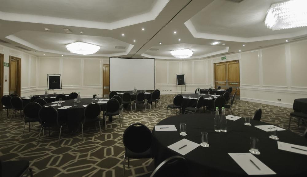 Copthorne Salford Quays 4*