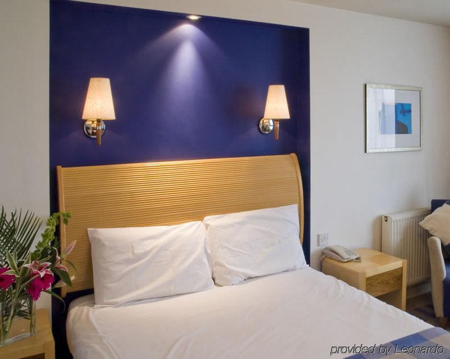 Airport Hotel 3*