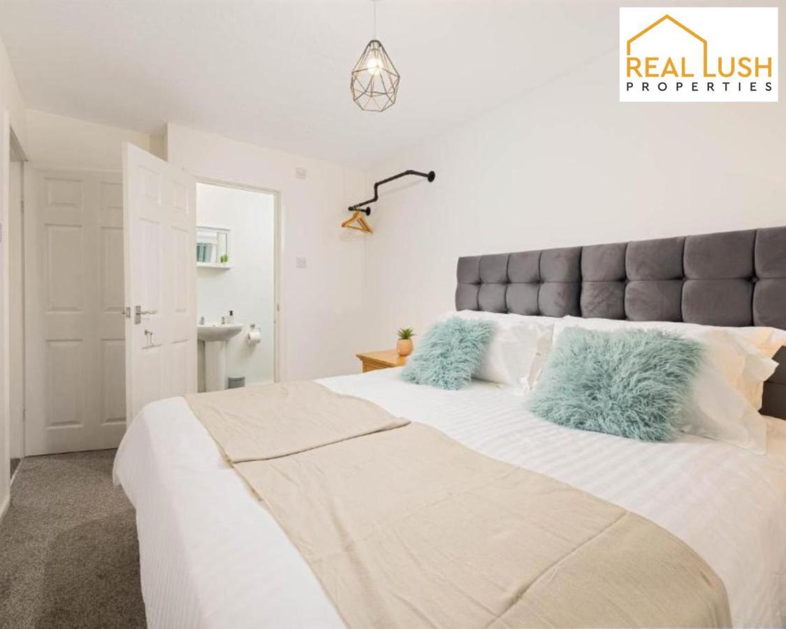 Spacious Three-bedroom House By Real Lush Properties In Plant Hill House