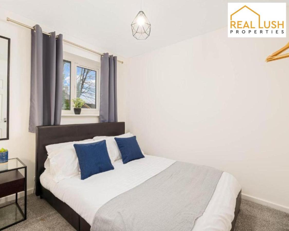 Spacious Three-bedroom House By Real Lush Properties In Plant Hill House Holiday home *