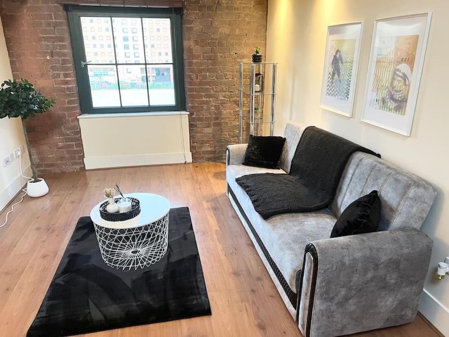 City Center 2 Bedrooms *